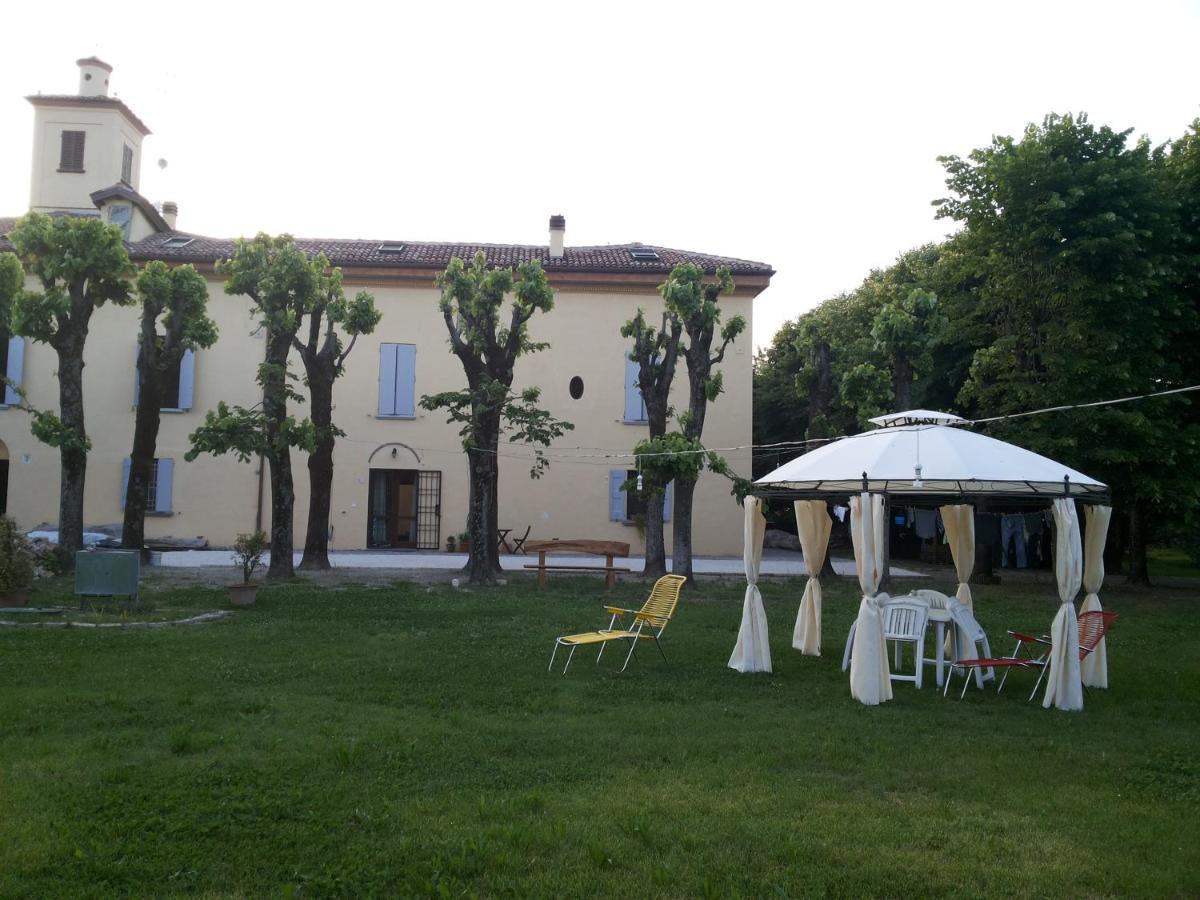 La Torre Di Longara Bed & Breakfast Calderara di Reno Luaran gambar