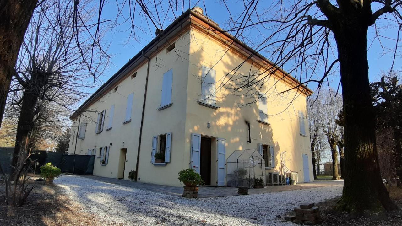 La Torre Di Longara Bed & Breakfast Calderara di Reno Luaran gambar
