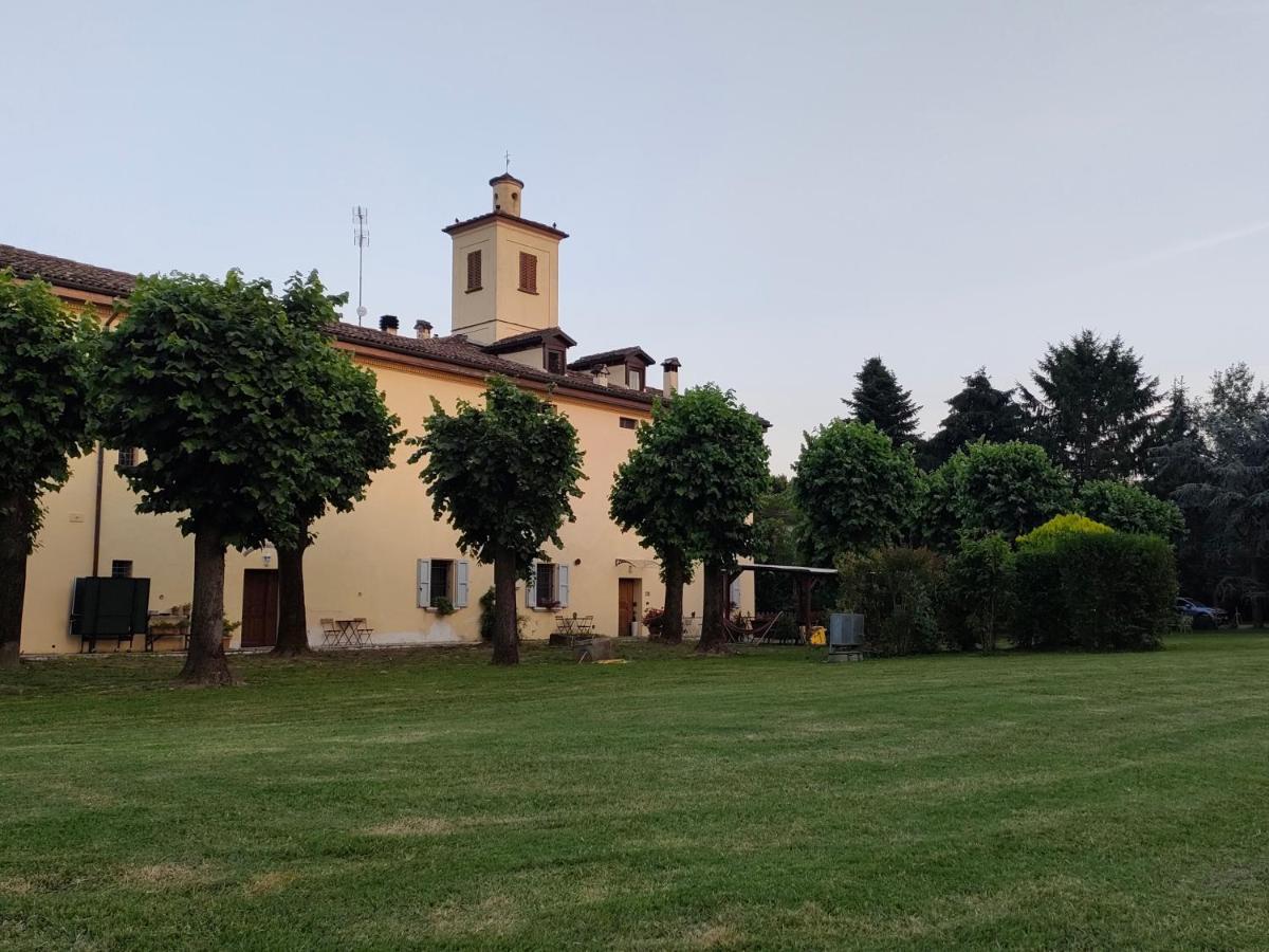 La Torre Di Longara Bed & Breakfast Calderara di Reno Luaran gambar