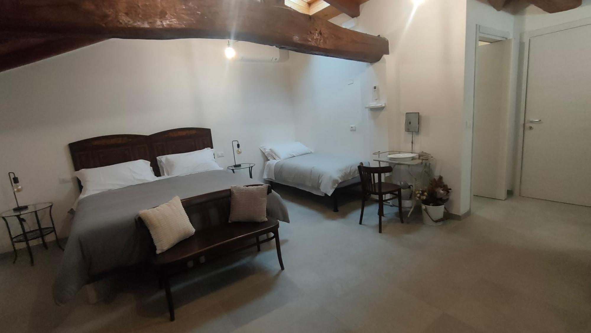 La Torre Di Longara Bed & Breakfast Calderara di Reno Luaran gambar